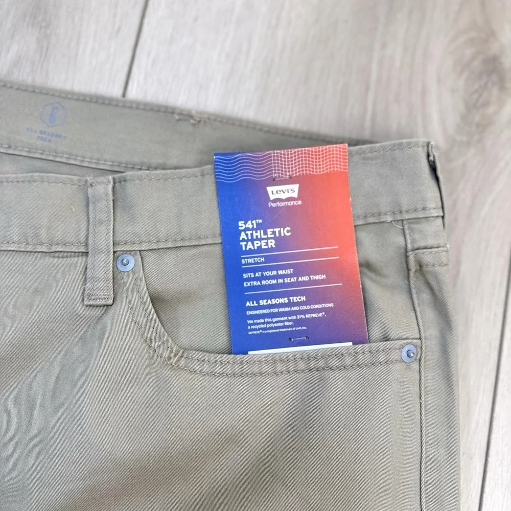 Levi's 541 Athletic Taper Pants Mens 48x30 Khaki Stretch All Seasons Tech NWT‎